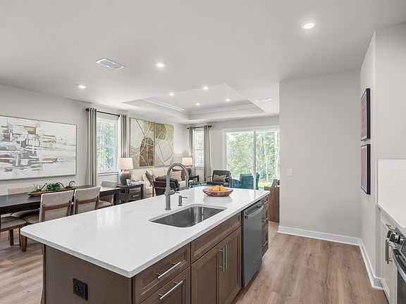 Silverleaf with 3 Car Garage