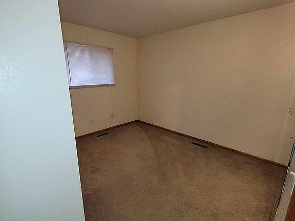 5th image of 317 Manville Ave #J