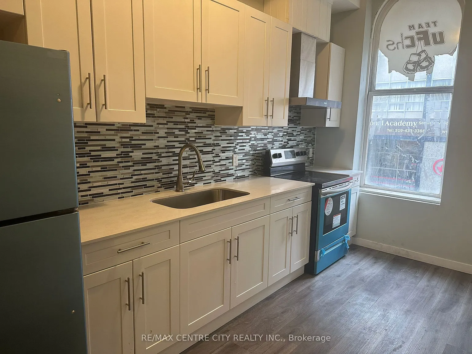 362 Richmond St — Photo 3