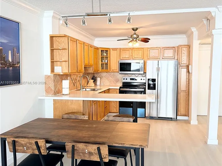 3725 S Ocean Dr #521 — Photo 3