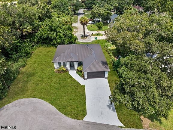 3rd image of 490 Christopher Ct