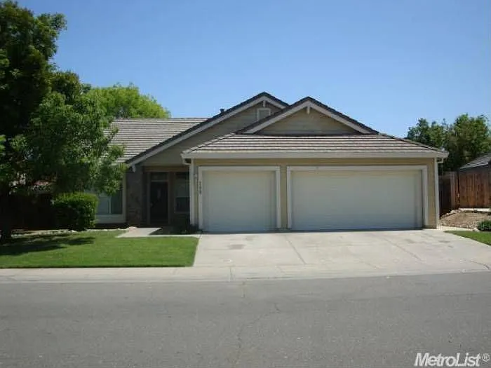 109 Sterling Oak Dr photo 1