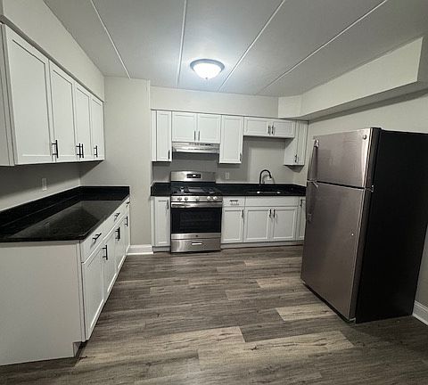 2nd image of 5719 Van Buren St