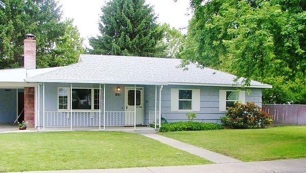Corner lot with large yard