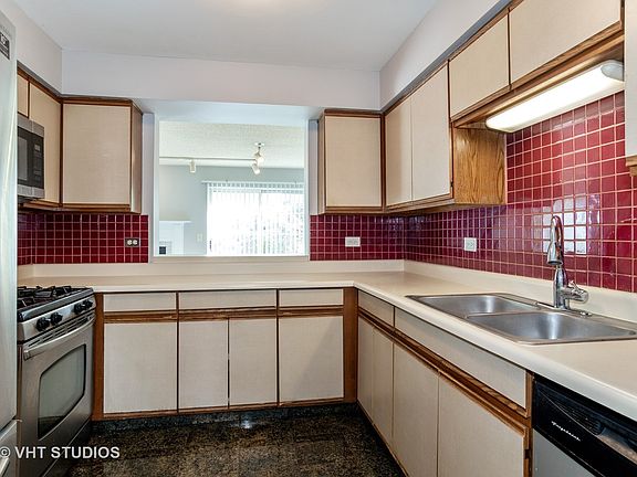 3rd image of 508 W Happfield Dr