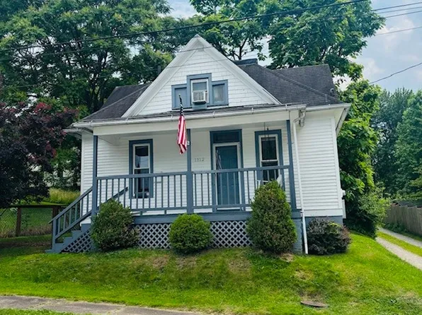 1112 Charles St, Parkersburg, WV 26101
