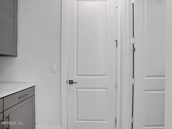 5th image of 594 SILVER LANDING Drive #230