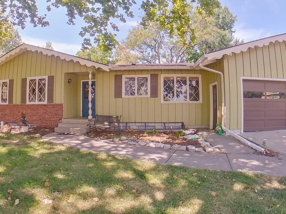 1st image of 711 Canfield Dr #1