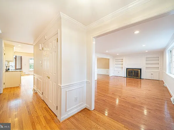 642 Pugh Rd, Wayne, PA 19087