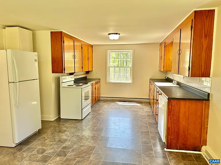 2278 Hansens Mountain Rd — Photo 8