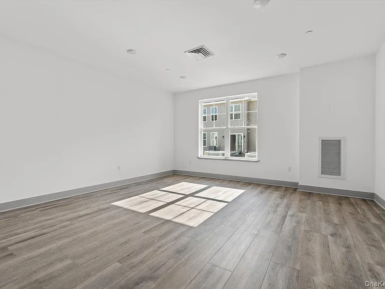 75 Forester Ave #114 — Photo 7