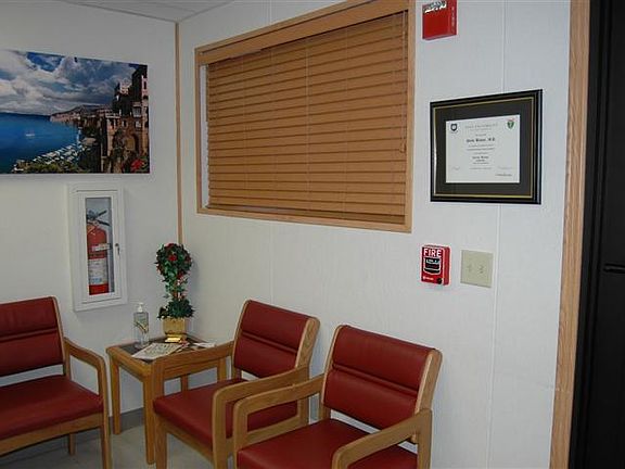5th image of 4525 Campus Dr