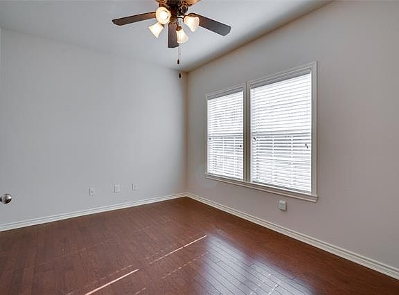 4th image of 2601 Clubhouse Dr