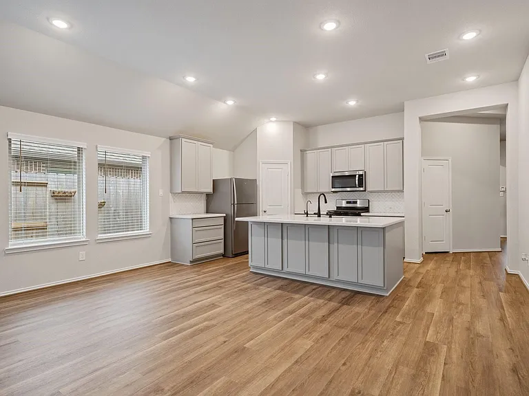 7484 Caprock Canyon Ln — Photo 8
