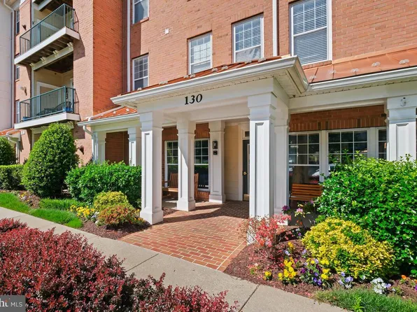 130 Chevy Chase St APT 404, Gaithersburg, MD 20878