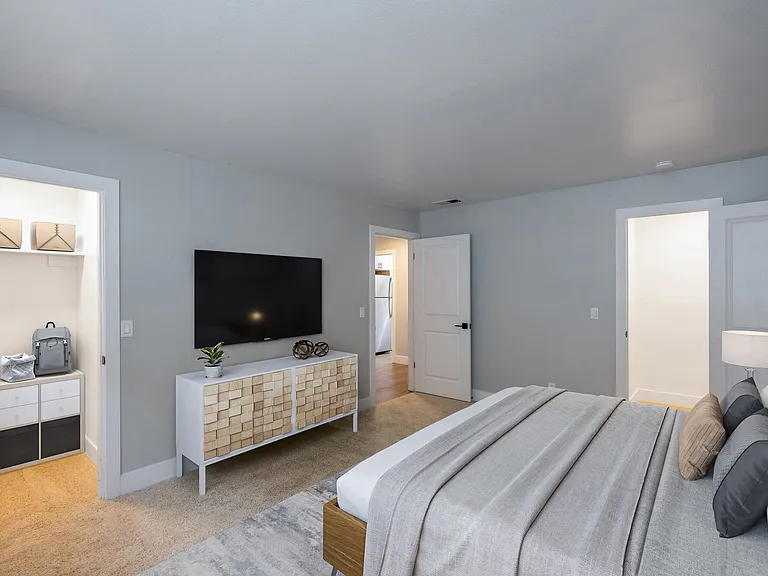 Skylark Apartments — Photo 10