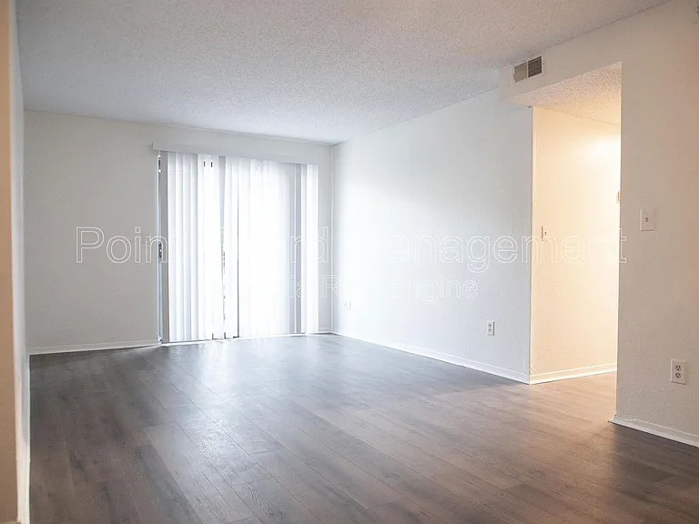 107 W Gold Coast Rd — Photo 26