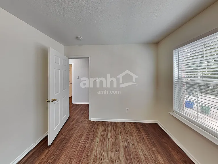 8802 Mission Mdw — Photo 20