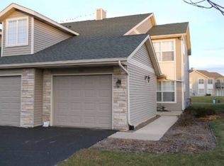 930 Penny Ln, Sycamore, IL 60178
