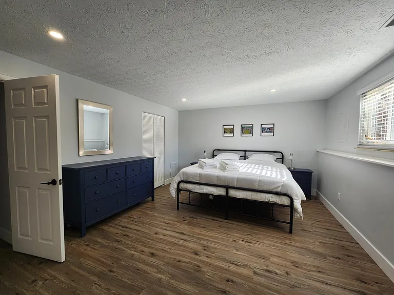 8640 Wilmette Ct — Photo 22