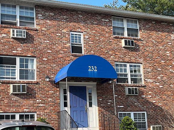 5th image of 232 Low St APT 1