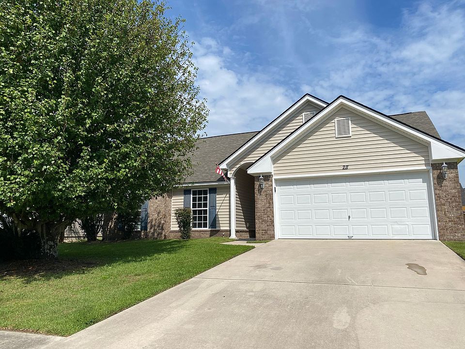 1st image of 211 Lancaster Way