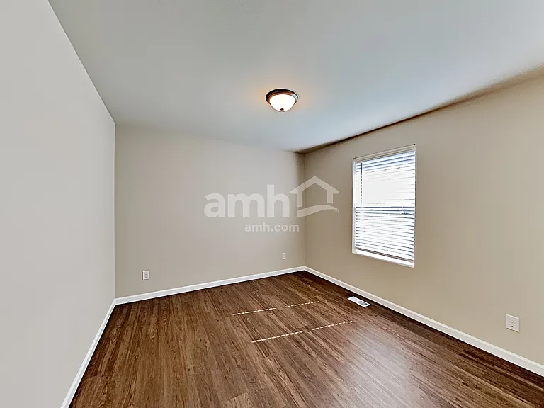 245 Iris Ln — Photo 16