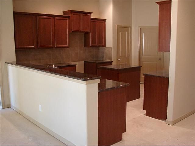 1st image of 135 Clearmont Pl