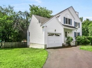 2 Nadine Ln, North Andover, MA 01845