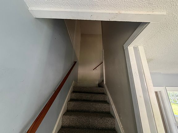 3rd image of 310 E Noble Ave #310