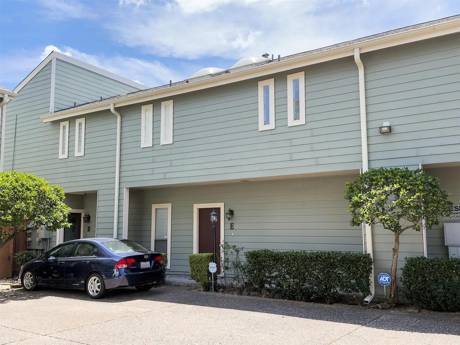 2 bed, 2.5 bath, 1148 sqft, $2,000 — Photo 4