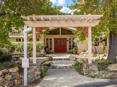 1285 Hidden Oaks Trl, Vista, CA, 92084