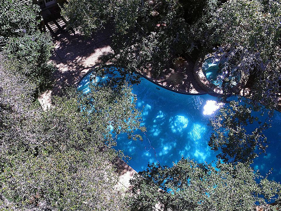 1st image of 414 Cliffside Dr