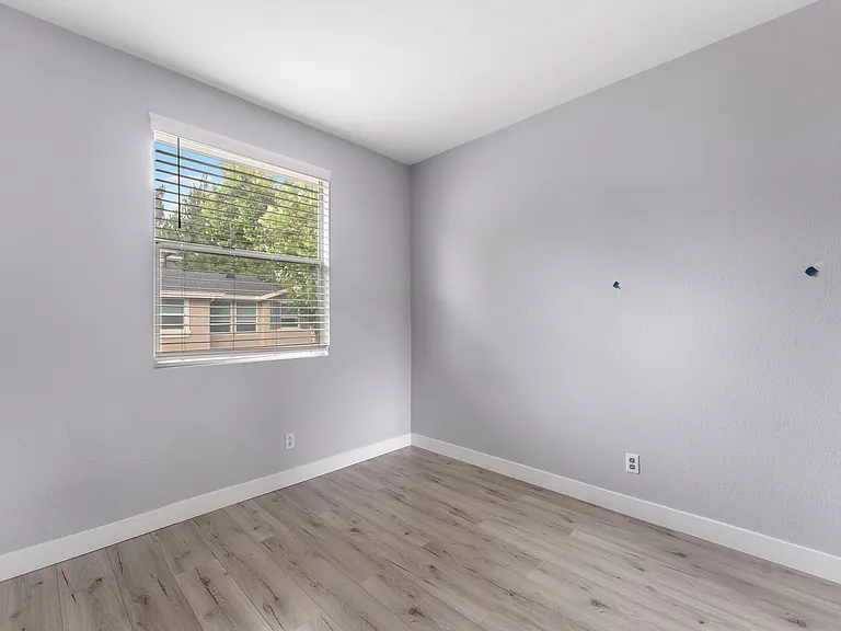 1007 Esparanza Way — Photo 18