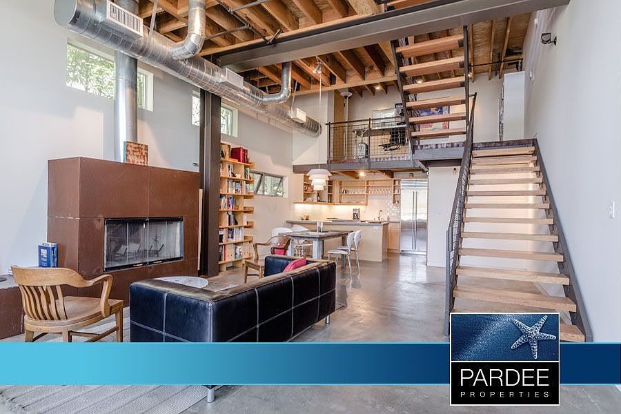 1st image of 208 S Venice Blvd APT D