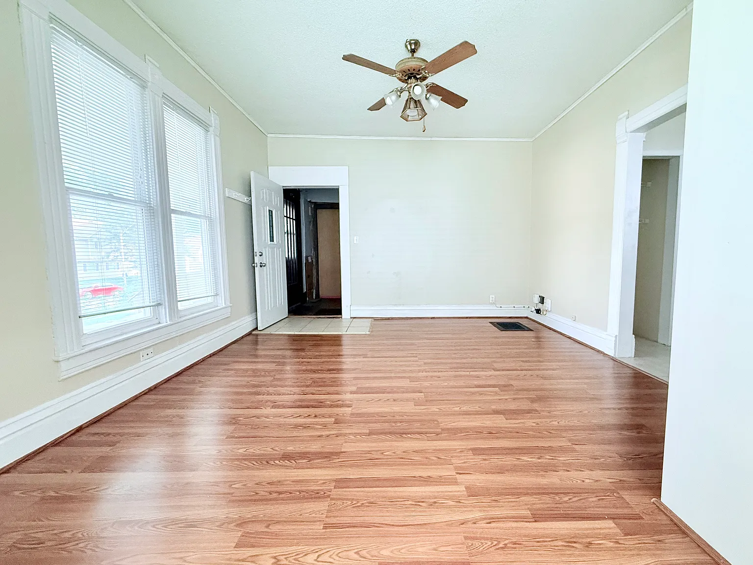 Studio, 400 sqft, $750 — Photo 4