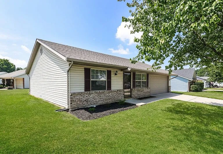 2193 Amarillo Ave — Photo 2