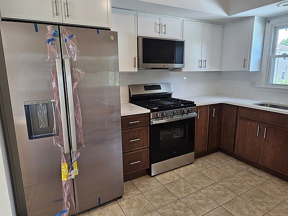 3rd image of 12 Preston Ave Floor 2