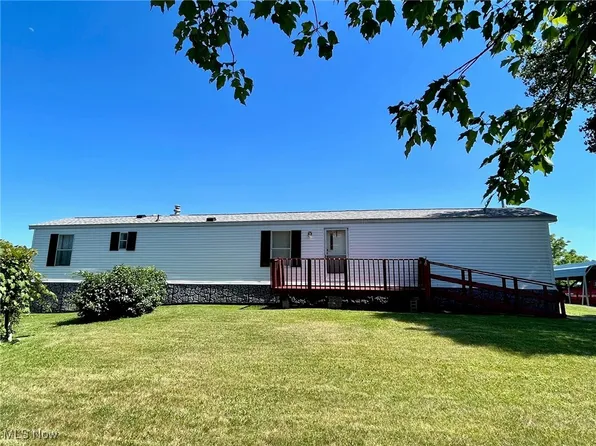 909 Kings Ridge Rd, Saint Marys, WV 26170