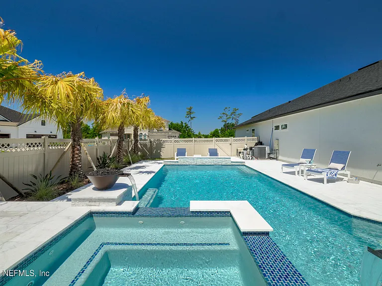 318 Windwalker Dr — Photo 1