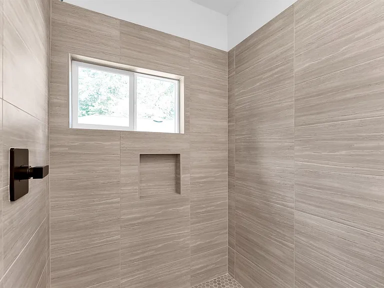 11403 Alcott Dr — Photo 34