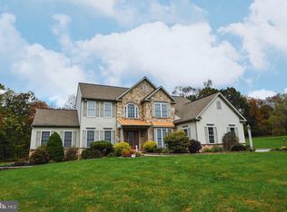 48 Blossom Ln, Pottstown, PA 19465