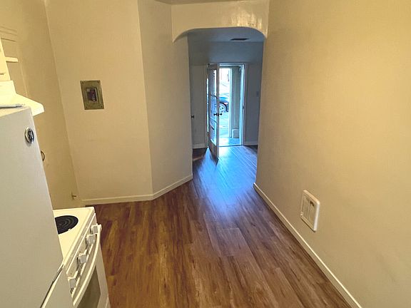 5th image of 120 S Magnolia Ave