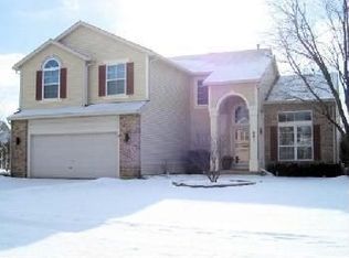 682 Willow Dr, Carol Stream, IL 60188