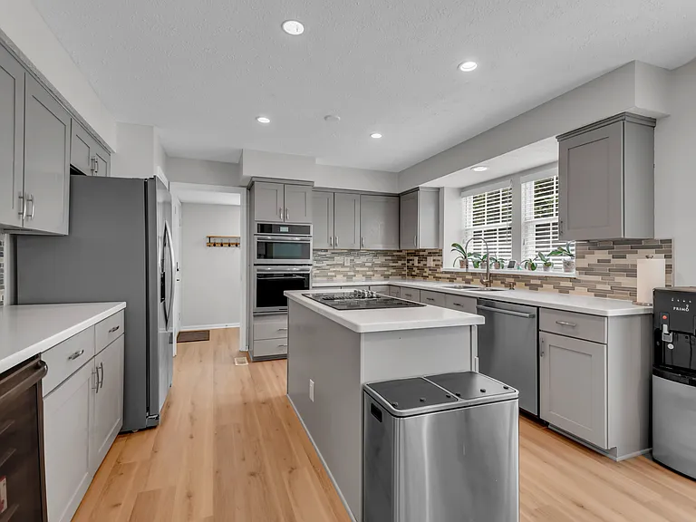 1402 Bermuda Dunes Ct — Photo 22