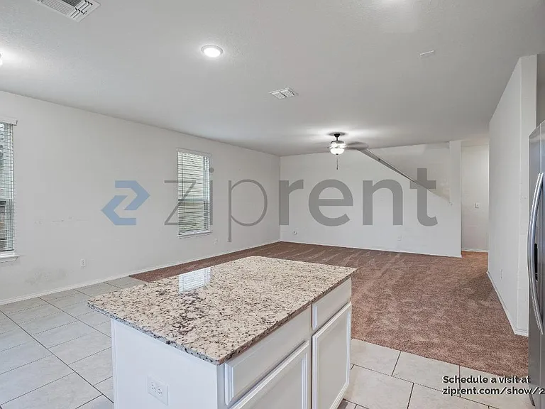 10355 McQueeney — Photo 4