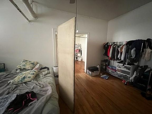5th image of 4429 N Winchester Ave