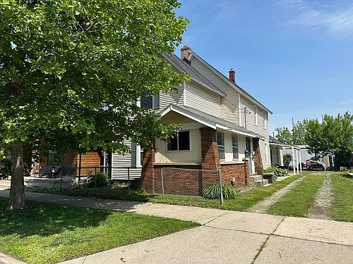 451 Fourth NW Photo 1