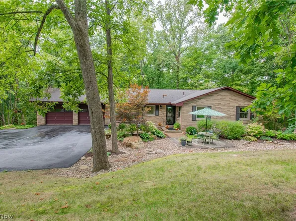 3980 Wetmore Rd, Cuyahoga Falls, OH 44223