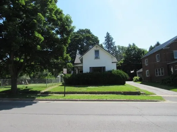 68 Pearl St, Malone, NY 12953